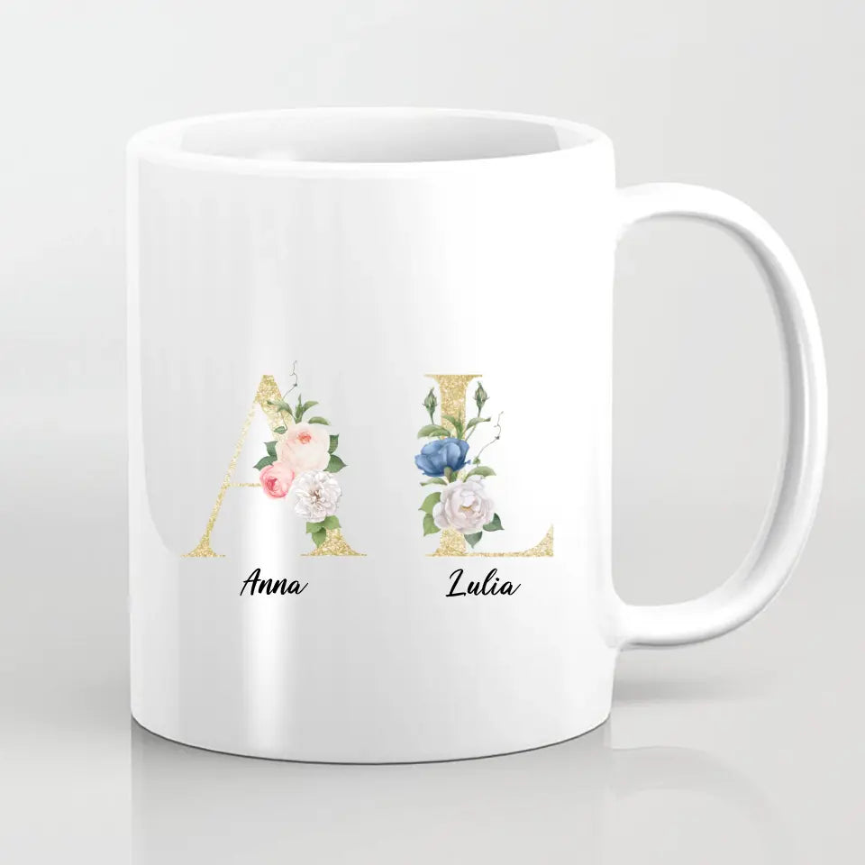 2 Freundinnen mit geblümten Buchstaben - individuelles Geschenk - Herz Tassen